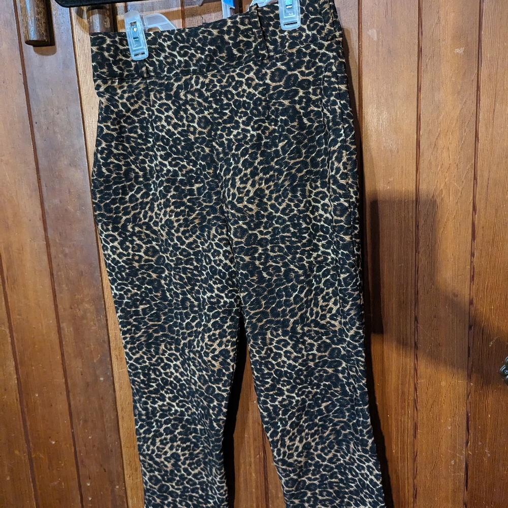 Deadly dames made leopard print capris